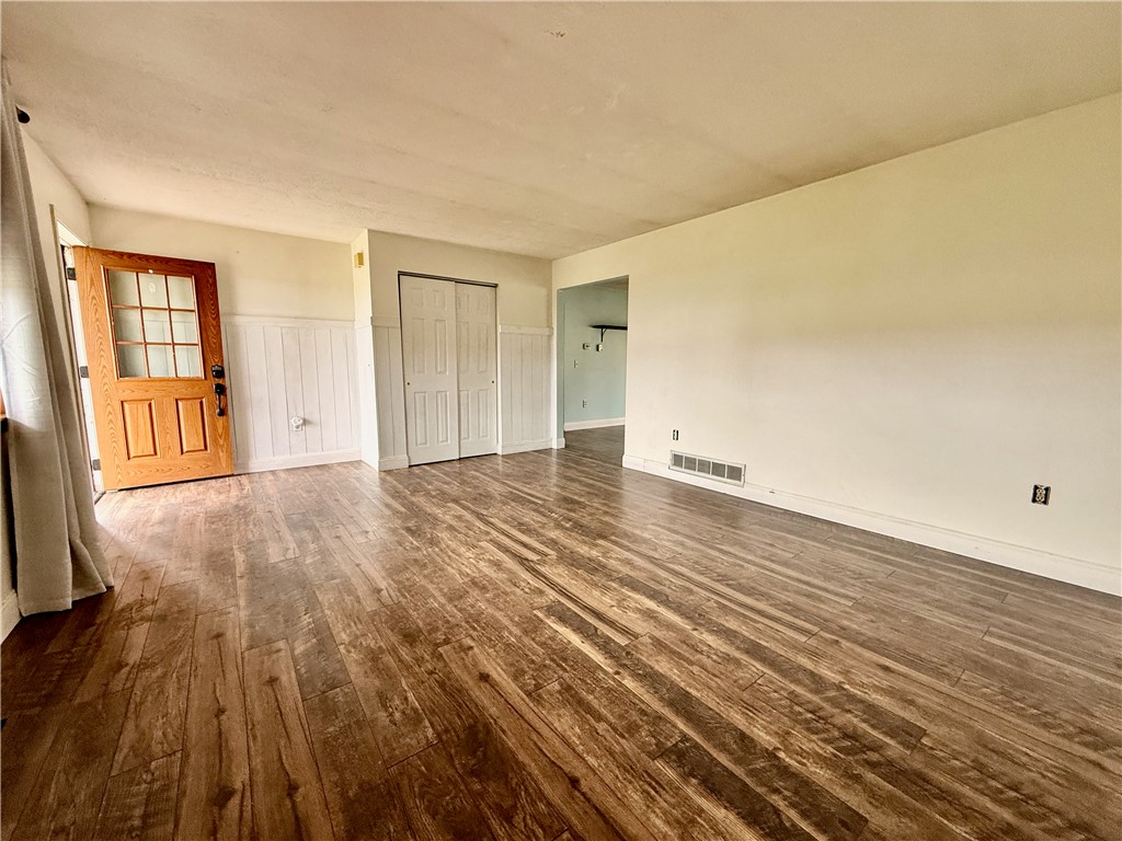 4735 Farnsworth Road Marion, NY 14505 - Photo 7 of 40