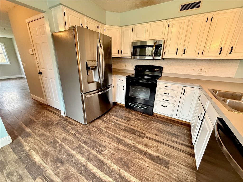 4735 Farnsworth Road Marion, NY 14505 - Photo 10 of 40