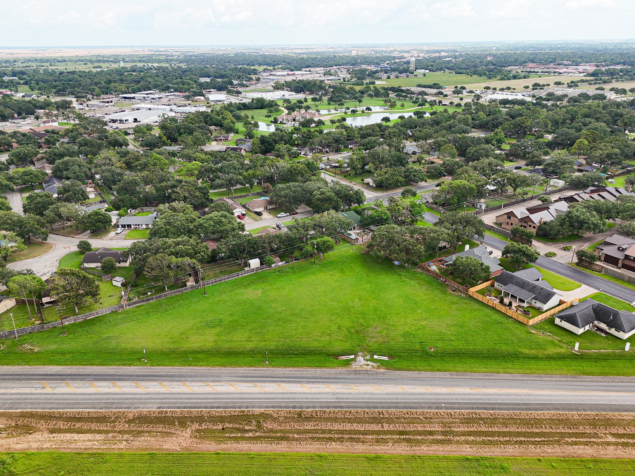 1.6 acre lot off West Loop (FM 2765)