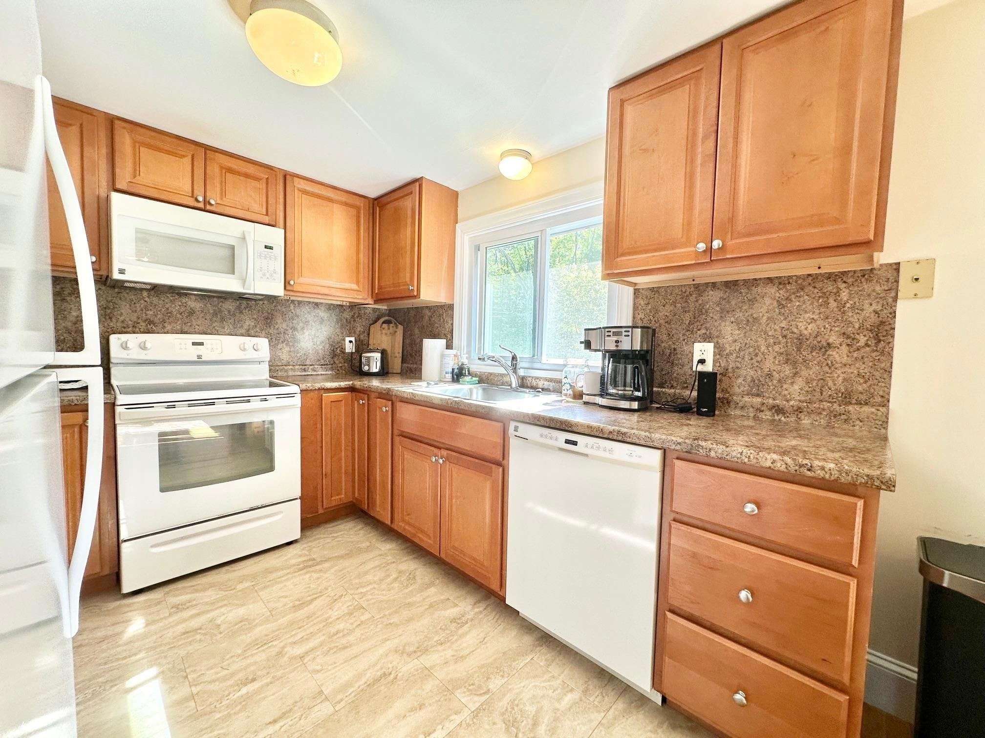 10 Roulston Road Windham, NH 03087 - Photo 3 of 17