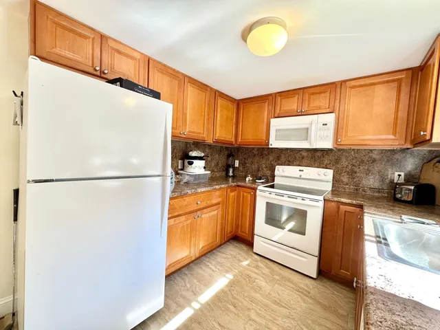 $3,500 | 10 Roulston Road, Windham, NH 03087