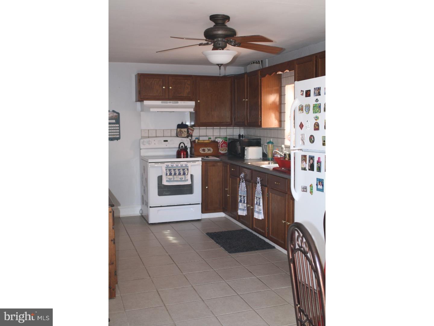 37 Georgia Road Pennsville, NJ 08070 - Photo 11 of 22 Kitchen