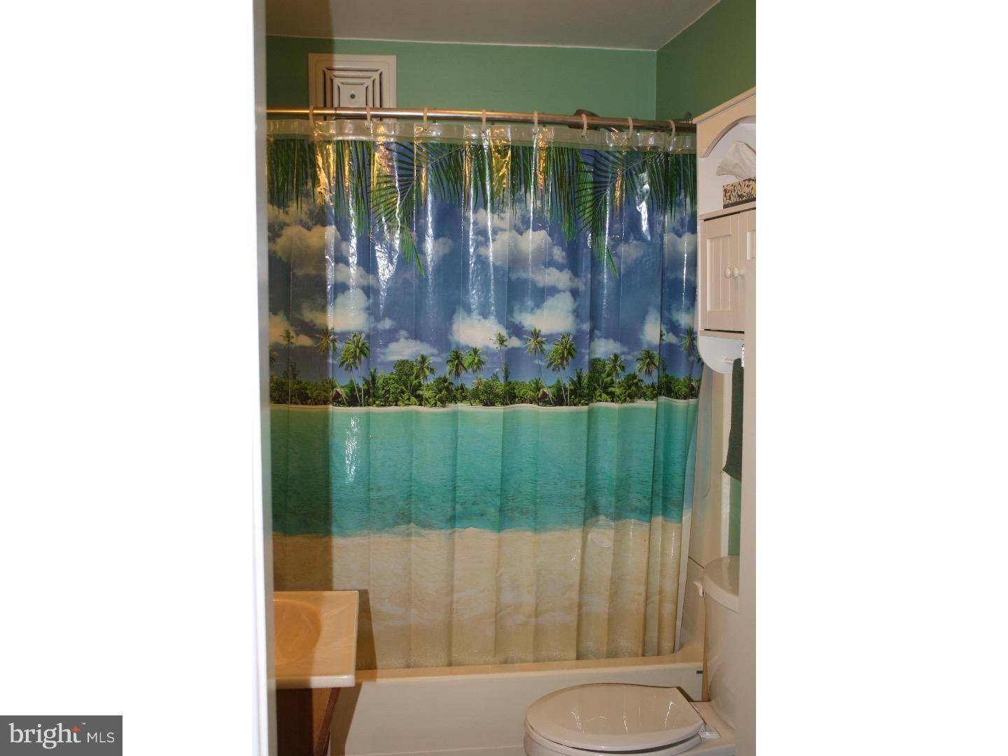 37 Georgia Road Pennsville, NJ 08070 - Photo 21 of 22 Bathroom