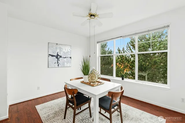 $525,000 | 23420 Southeast Black Nugget Road, Unit C303, Issaquah, WA 98029