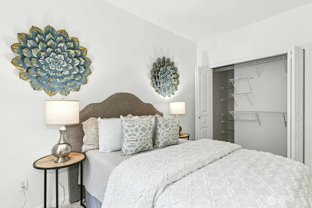 $525,000 | 23420 Southeast Black Nugget Road, Unit C303, Issaquah, WA 98029