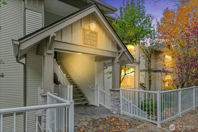 $525,000 | 23420 Southeast Black Nugget Road, Unit C303, Issaquah, WA 98029