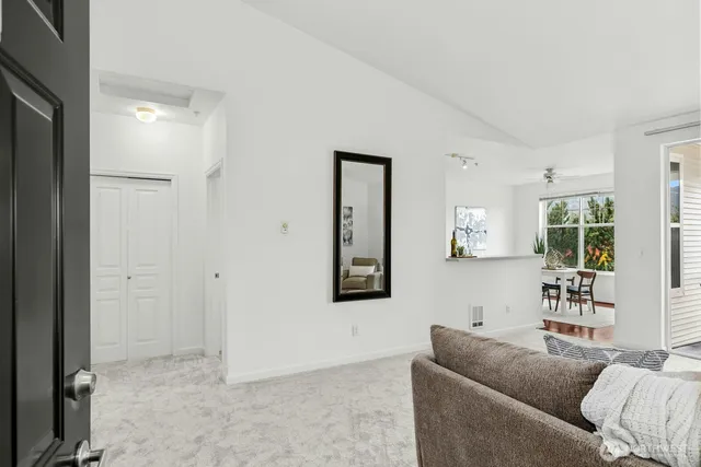 $525,000 | 23420 Southeast Black Nugget Road, Unit C303, Issaquah, WA 98029