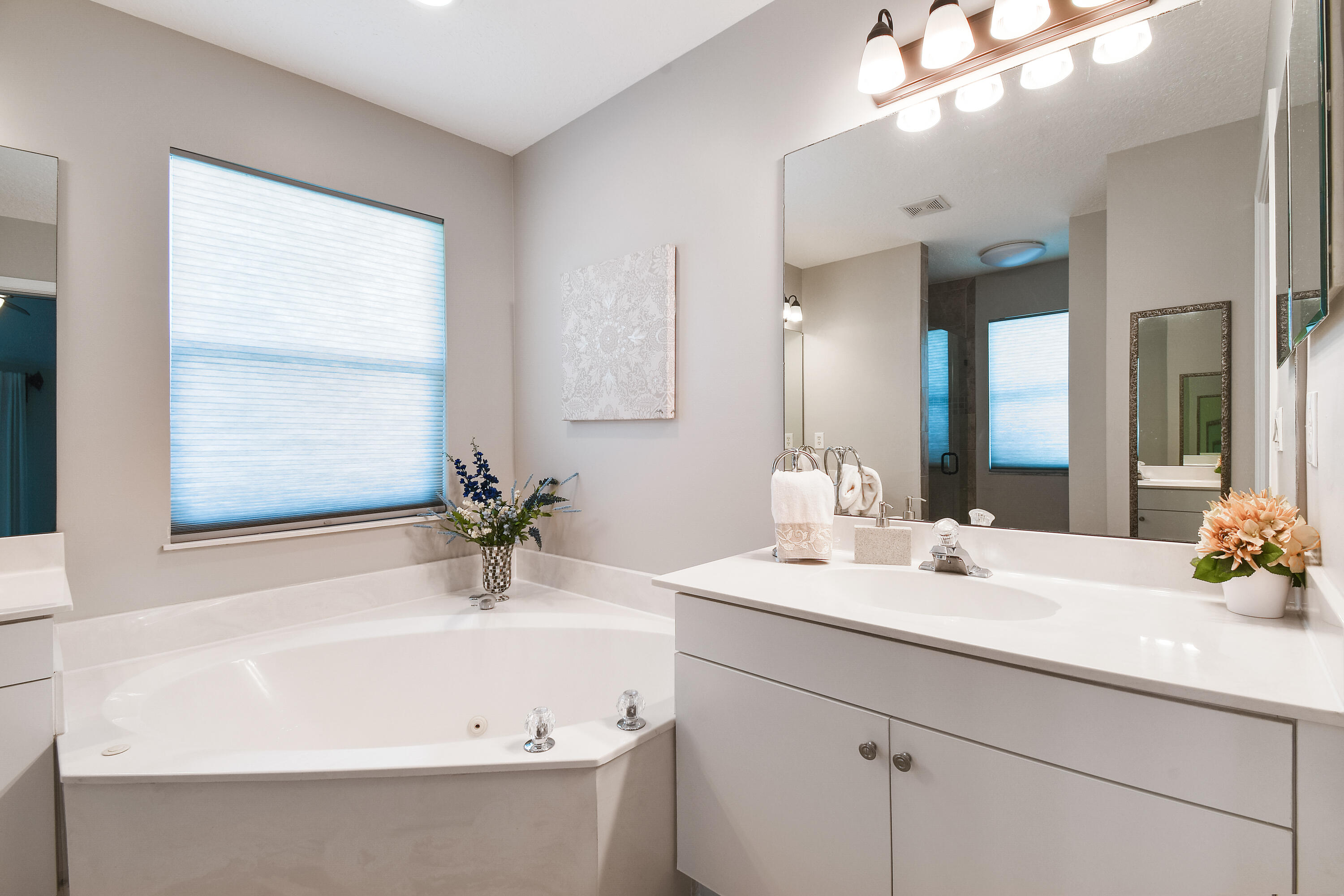 2609 Southwest Regency Road Stuart, FL 34997 - Photo 31 of 57 Master Bathroom