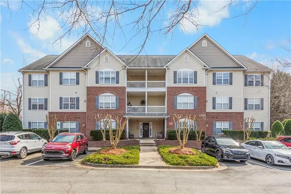 $178,000 | 4702 Brighton Park Drive, Unit 3D, Winston-Salem, NC 27103