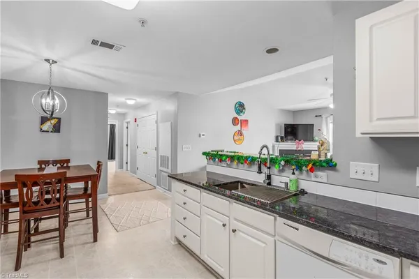 $178,000 | 4702 Brighton Park Drive, Unit 3D, Winston-Salem, NC 27103