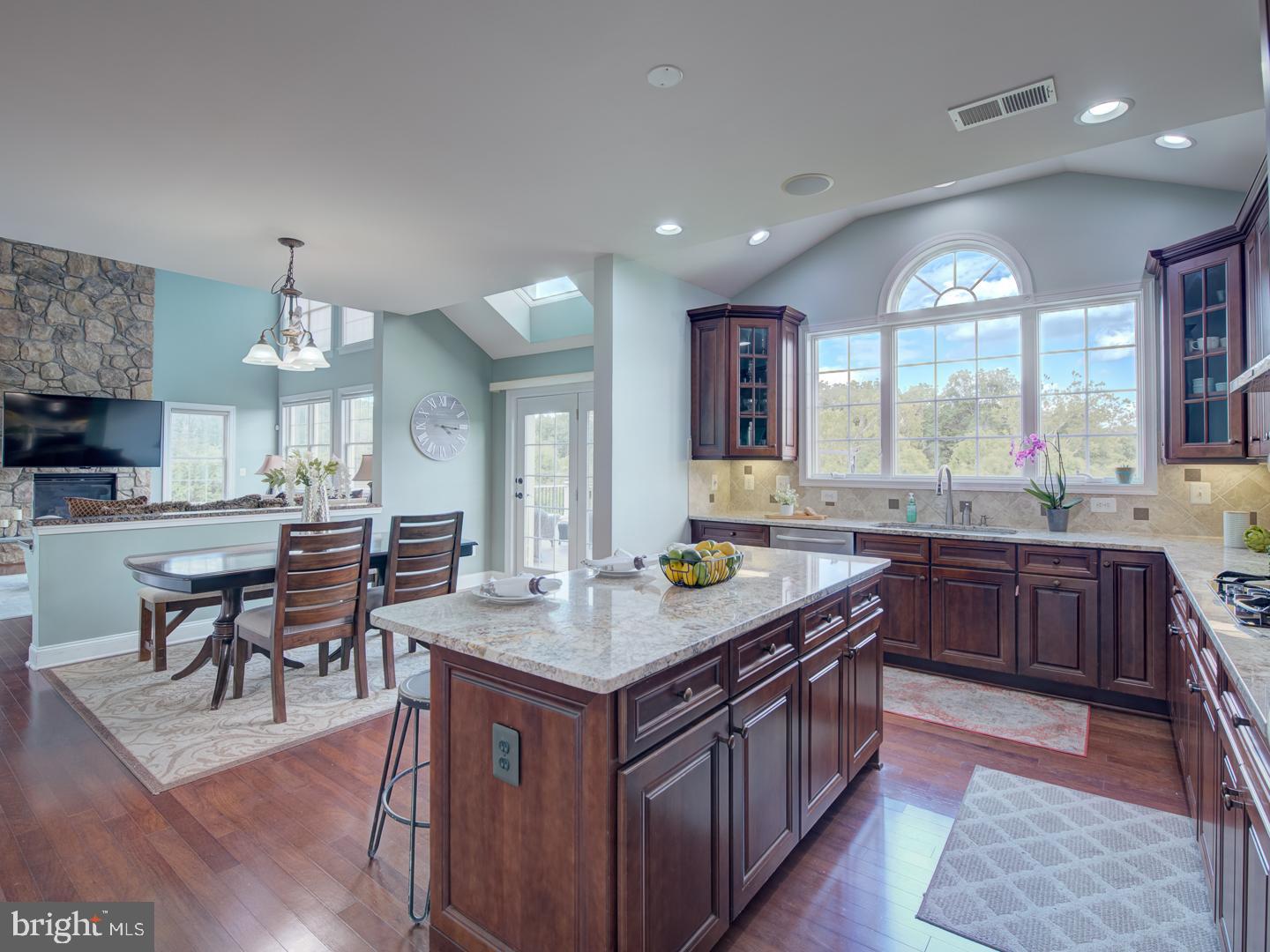 43289 Barnstead Drive Ashburn, VA 20148 - Photo 46 of 146