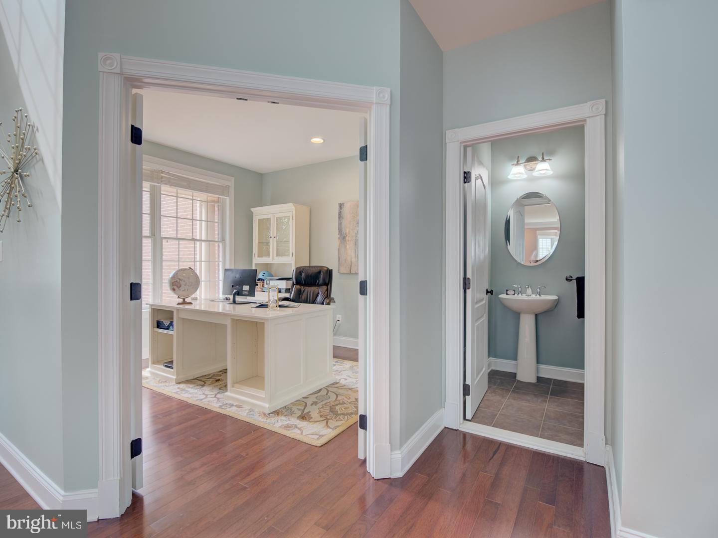 43289 Barnstead Drive Ashburn, VA 20148 - Photo 9 of 146