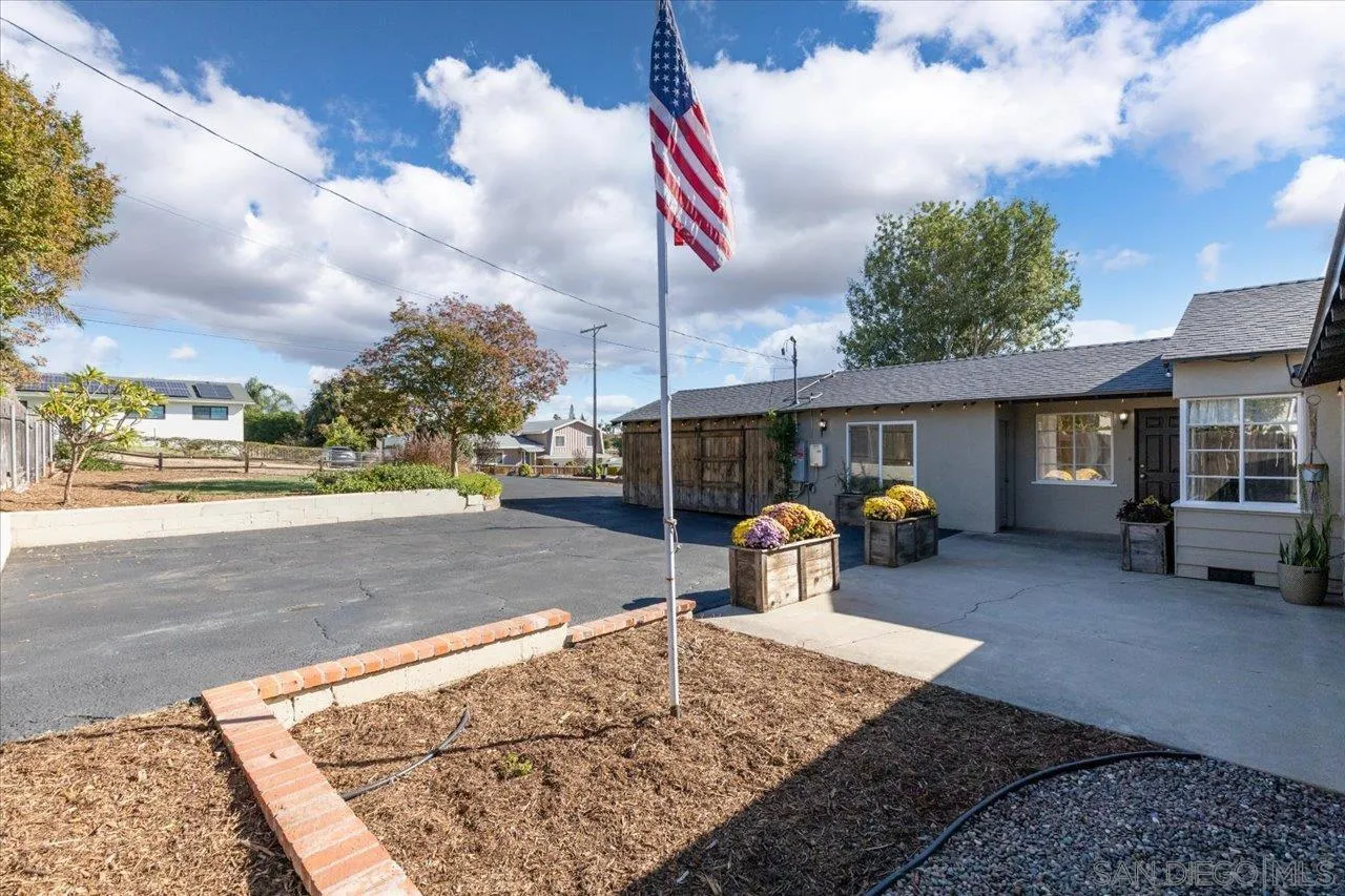 115 Ellis Lane Fallbrook, CA 92028 - Photo 36 of 36 a view of a house with a patio