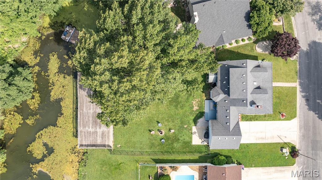 24 Islander Drive Brighton, IL 62012 - Photo 5 of 59