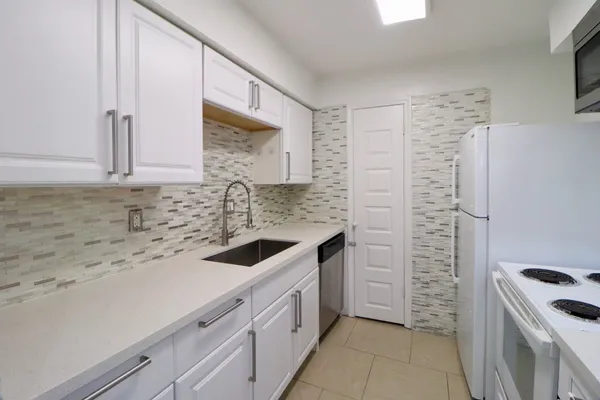$1,500 | 5929 Queensloch Drive, Unit 132, Houston, TX 77096