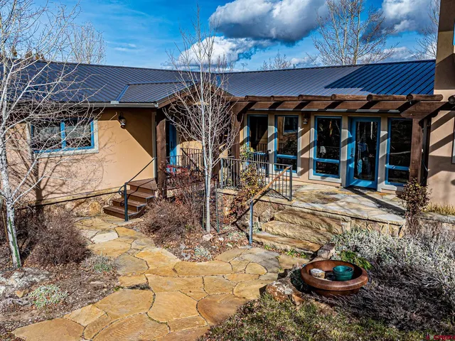 a view of an outdoor space