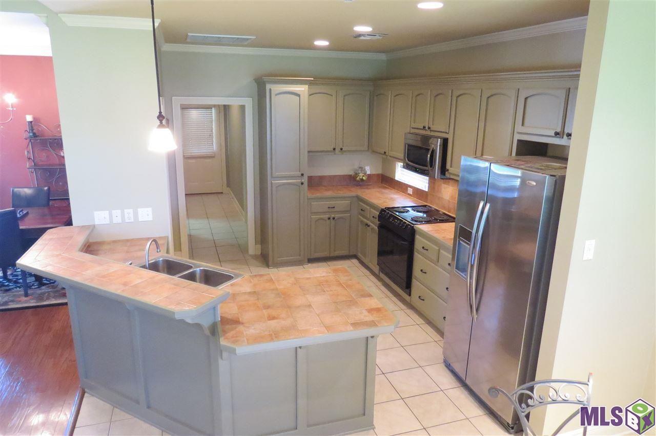 3919 Meadow Ridge Drive Baton Rouge, LA 70817 - Photo 7 of 26 Gallery Image 7