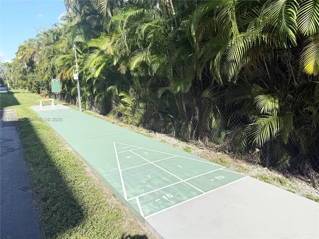 $1,500 | 300 Northeast 14th Avenue, Unit 404, Hallandale Beach, FL 33009