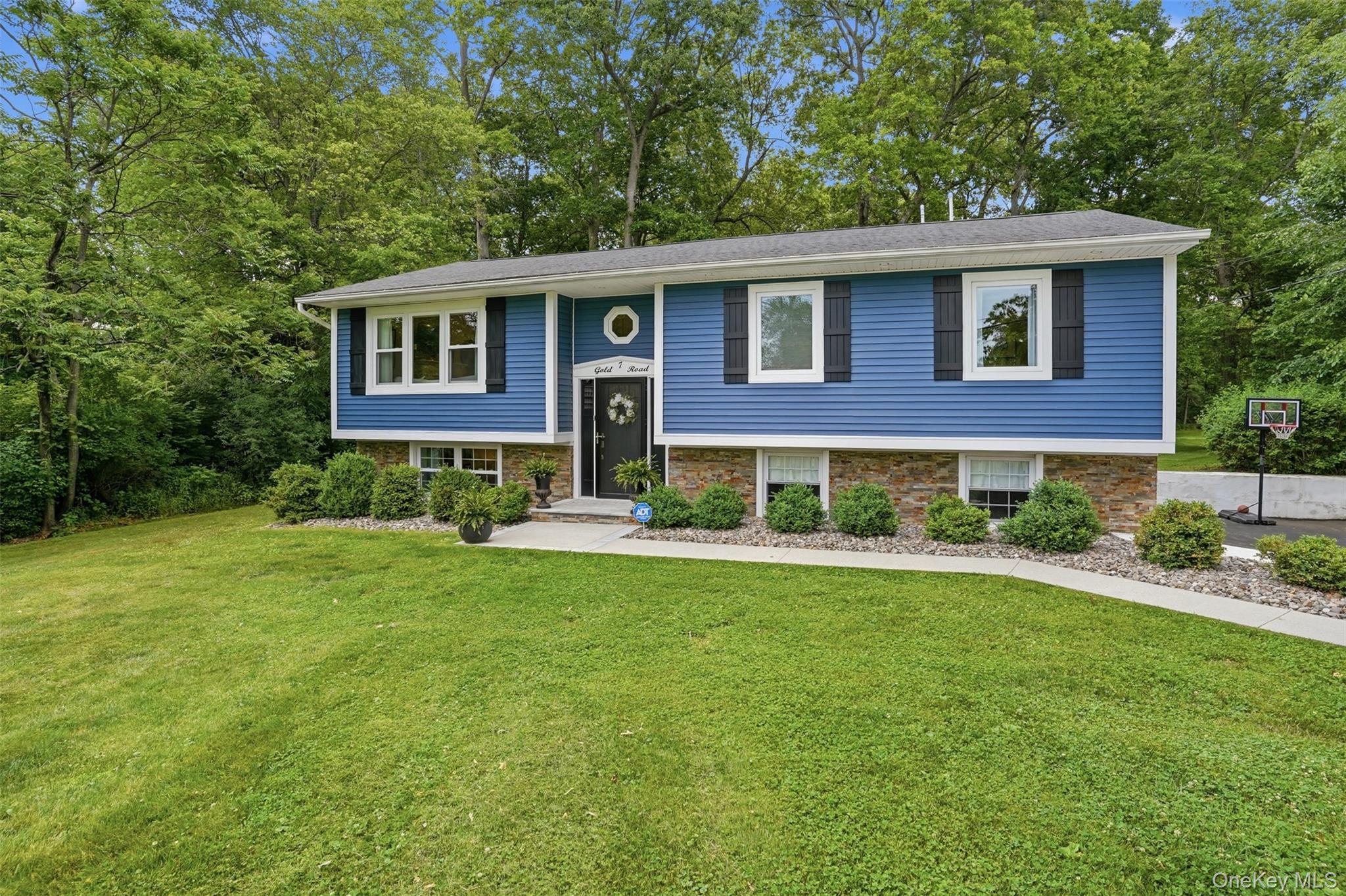 7 Gold Road Wappingers Falls, NY 12590 - Photo 3 of 35
