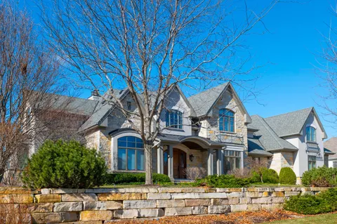 $2,690,000 | 1264 Mary Hill Circle, Hartland, WI 53029
