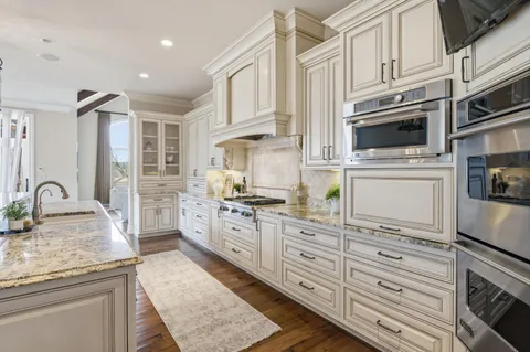 $2,690,000 | 1264 Mary Hill Circle, Hartland, WI 53029