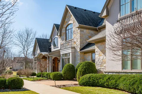 $2,690,000 | 1264 Mary Hill Circle, Hartland, WI 53029