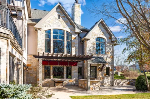$2,690,000 | 1264 Mary Hill Circle, Hartland, WI 53029