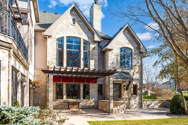 $2,690,000 | 1264 Mary Hill Circle, Hartland, WI 53029