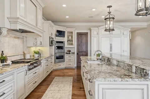 $2,690,000 | 1264 Mary Hill Circle, Hartland, WI 53029