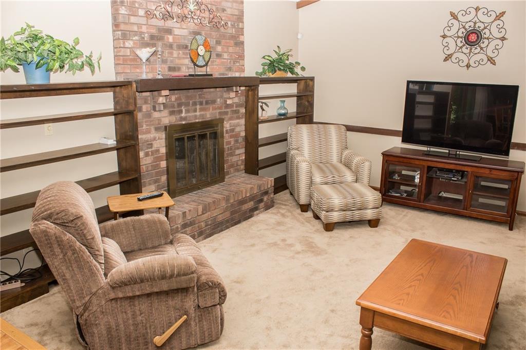1068 Ridgeview Court Avon, IN 46123 - Photo 4 of 22