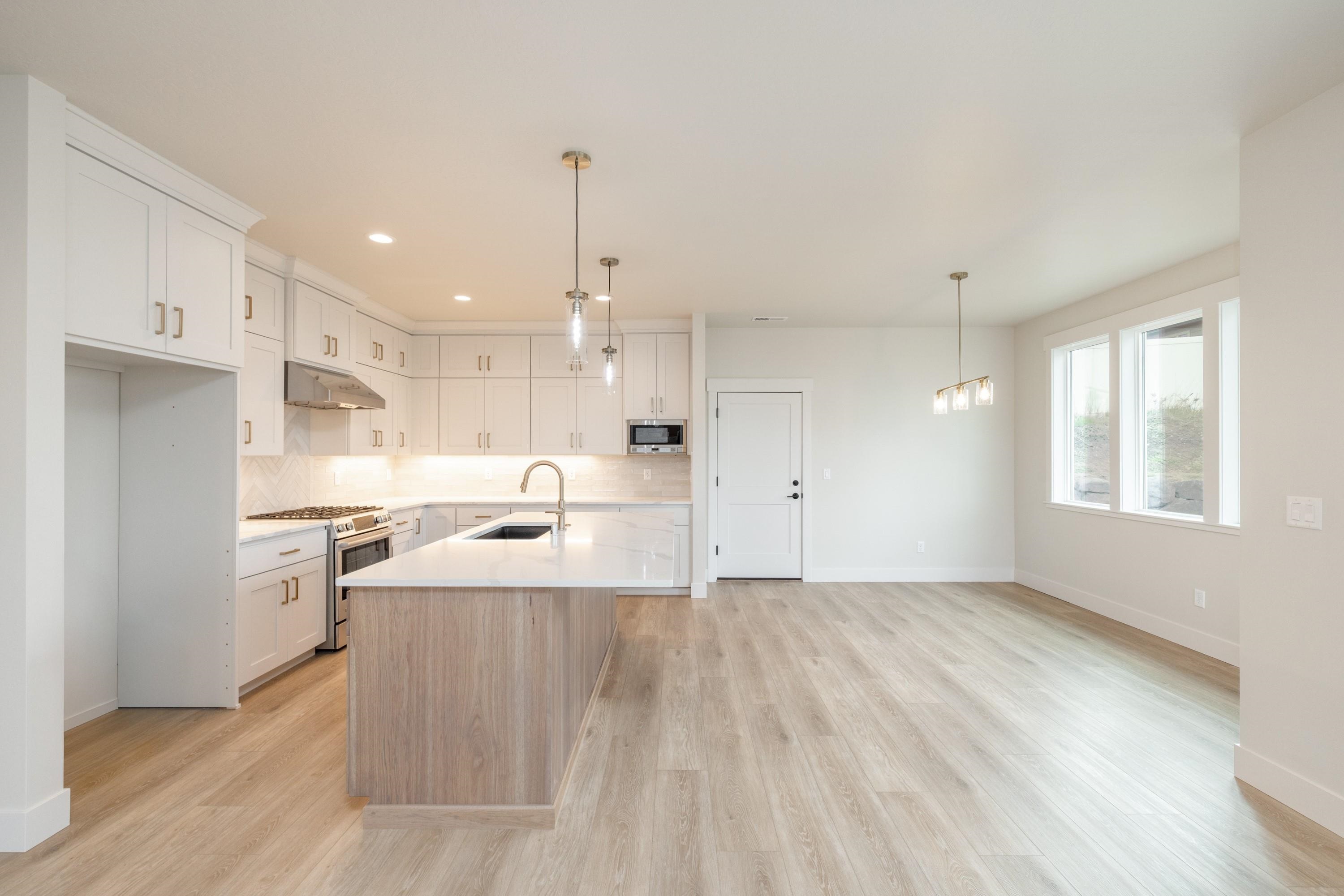 2205 West Cascade Way Spokane, WA 99208 - Photo 12 of 31 Gallery Image 12