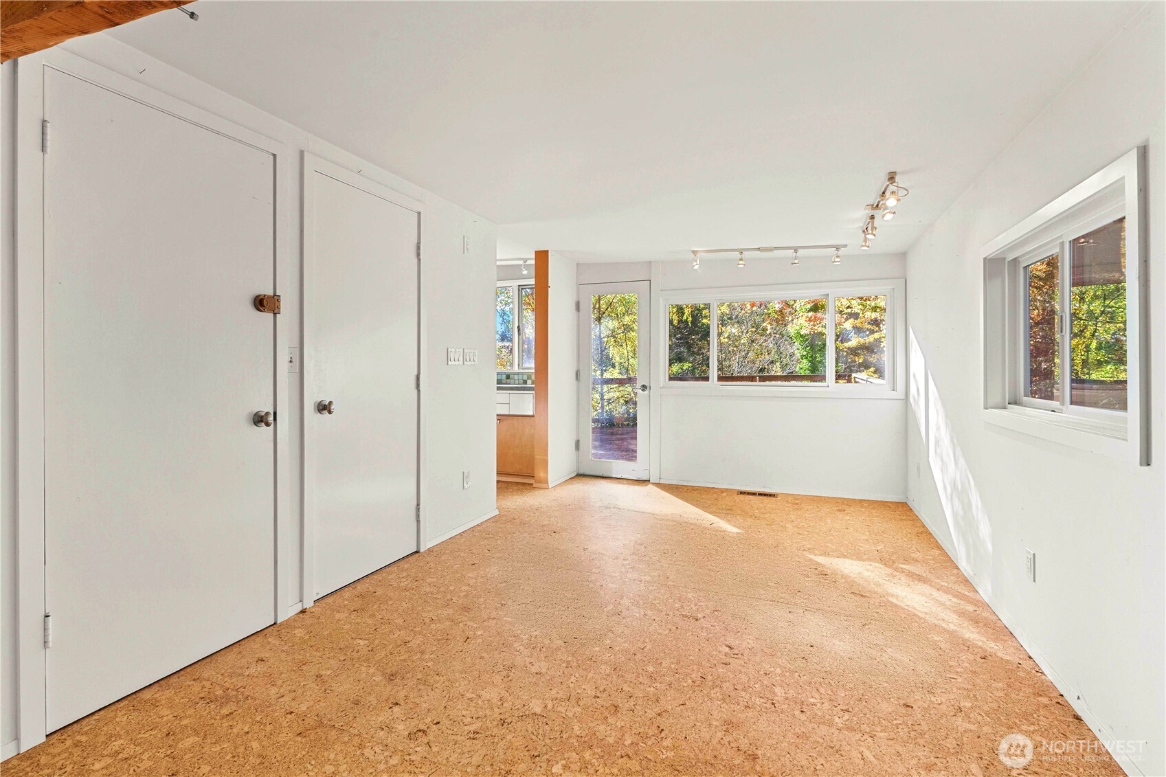 12117 Southeast 26th Street Bellevue, WA 98005 - Photo 15 of 38