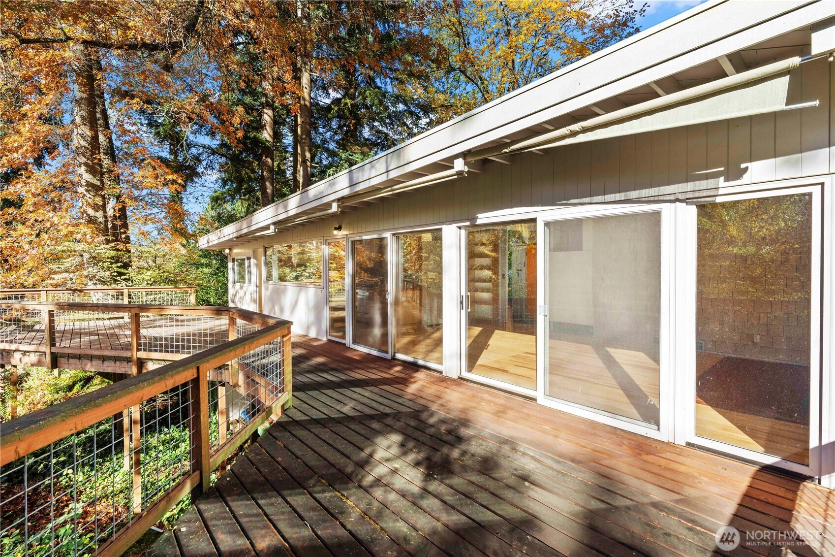 12117 Southeast 26th Street Bellevue, WA 98005 - Photo 7 of 38