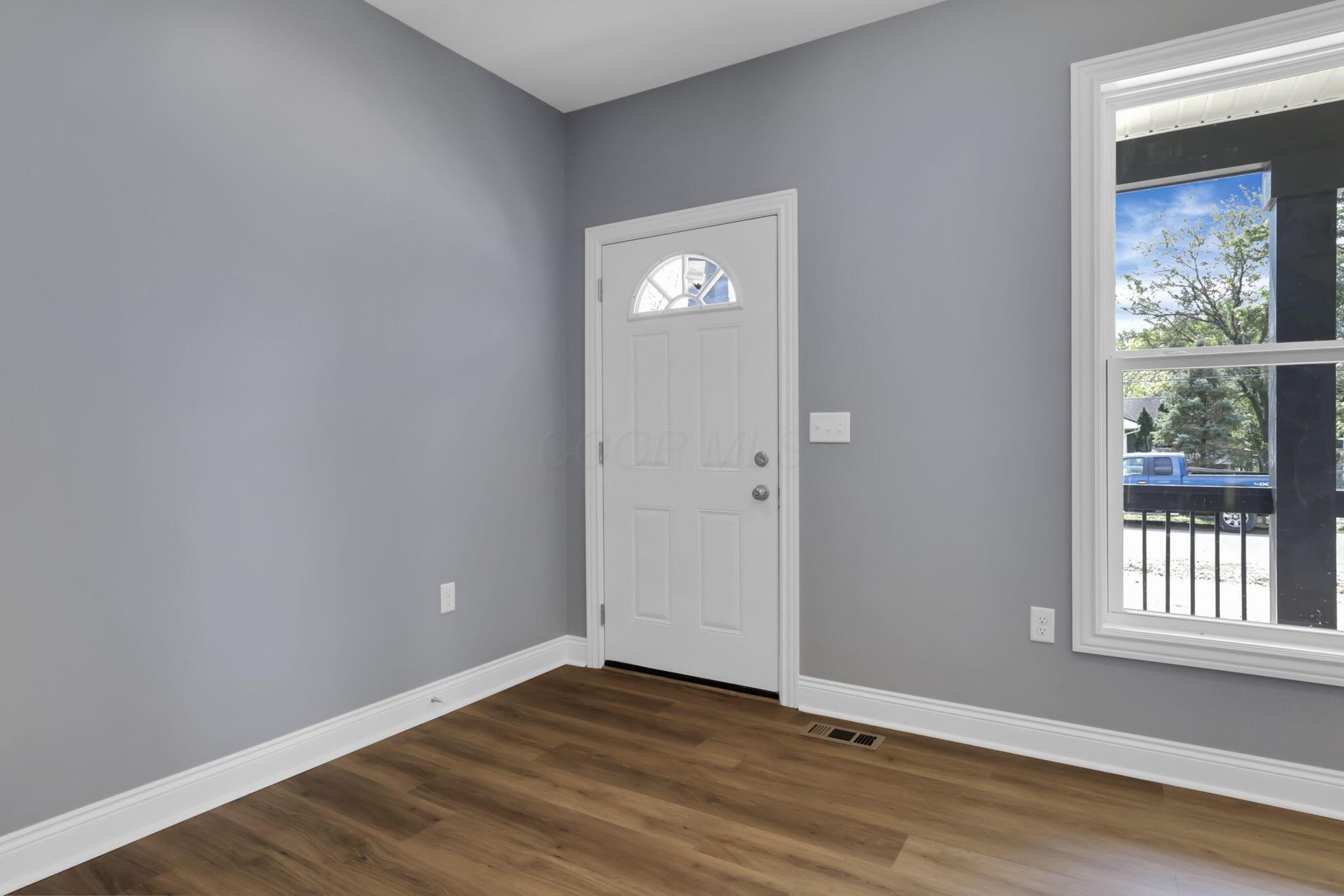 3254 Dover Road Columbus, OH 43204 - Photo 6 of 51 12-web-or-mls-011A9295