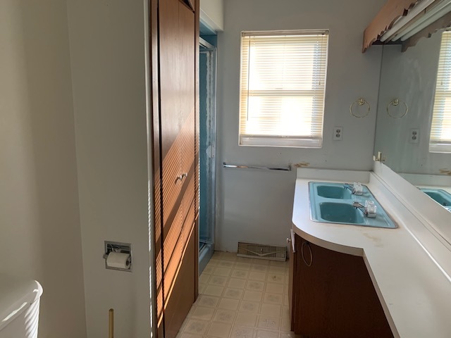 608 Dennis Street Rochelle, IL 61068 - Photo 11 of 15