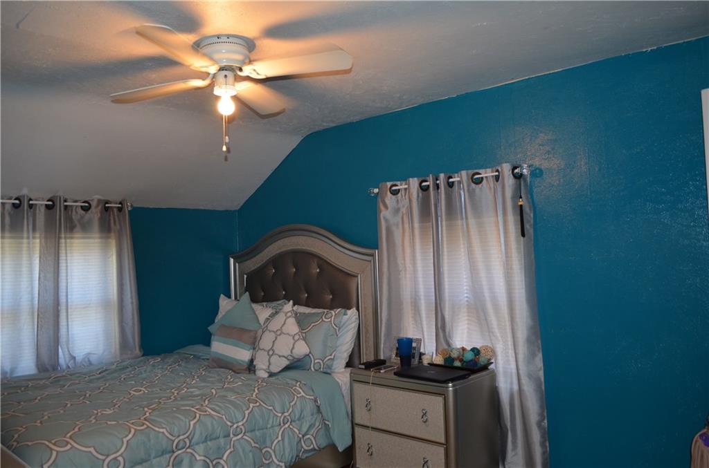2118 Lindsay Road Pittsburgh, PA 15221 - Photo 12 of 15 2nd Bedroom