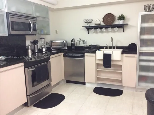 $2,350 | 16300 Golf Club Road, Unit 504, Weston, FL 33326