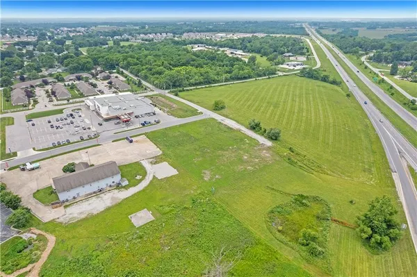 $550,000 | 600 Schug Avenue, Peculiar, MO 64078