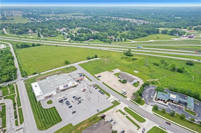 $550,000 | 600 Schug Avenue, Peculiar, MO 64078