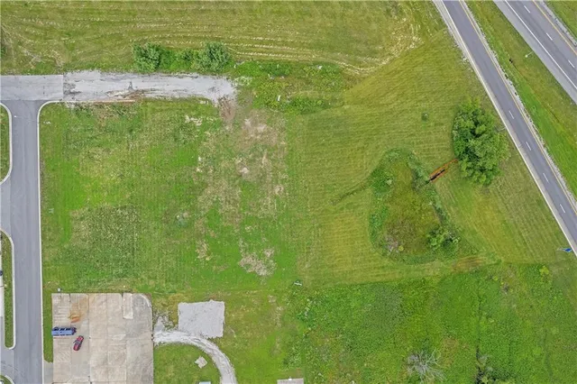 $550,000 | 600 Schug Avenue, Peculiar, MO 64078