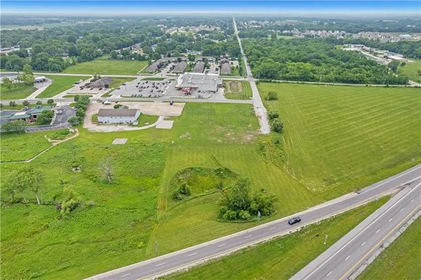 $550,000 | 600 Schug Avenue, Peculiar, MO 64078