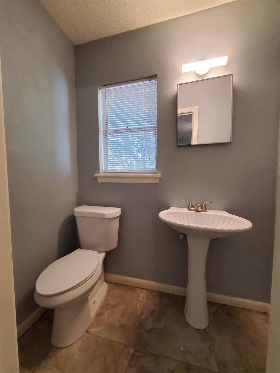 6526 Linden Street Houston, TX 77087 - Photo 22 of 26 Main House - Half Bath (Photo taken before tenants moved in)