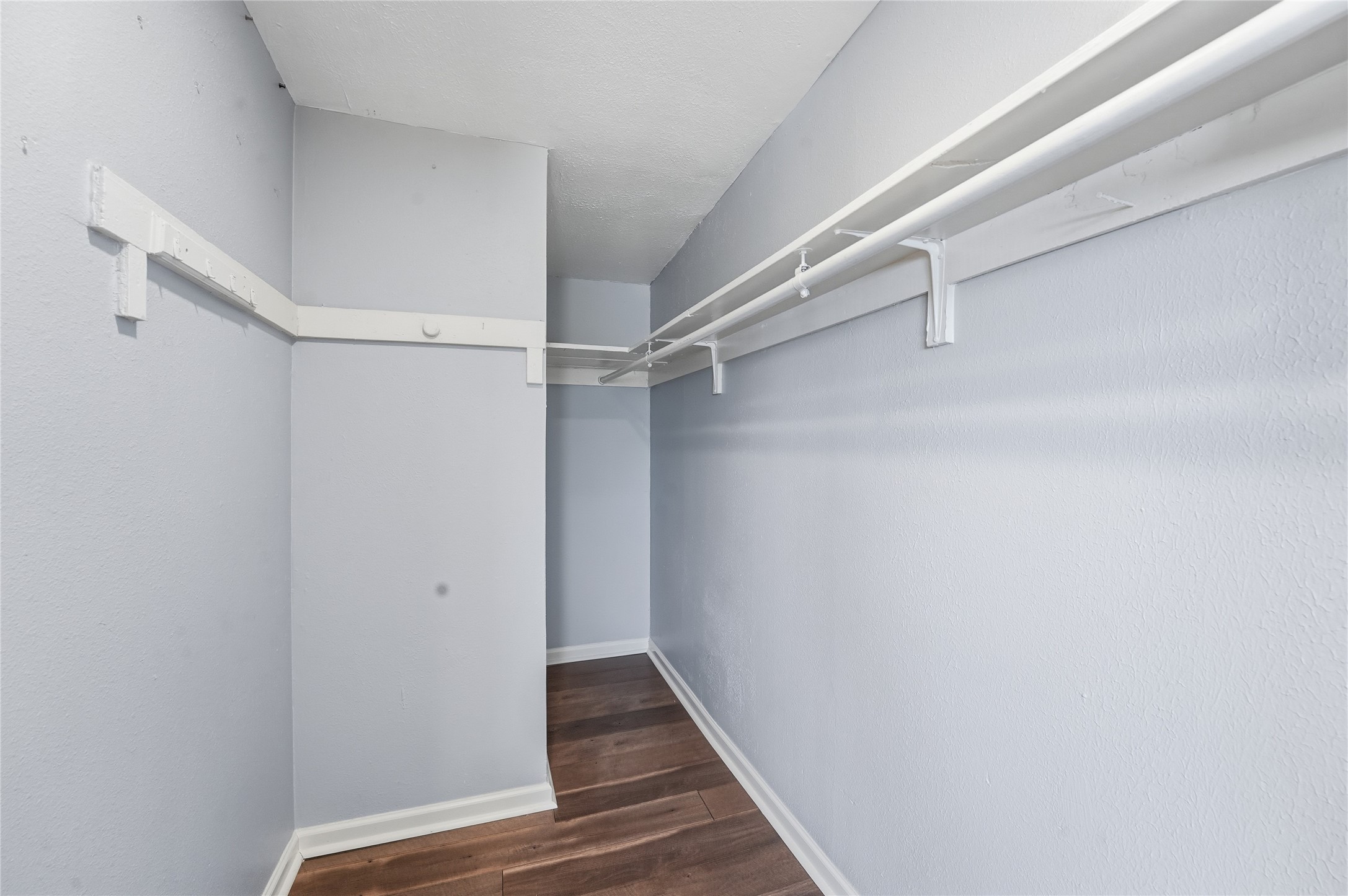 6526 Linden Street Houston, TX 77087 - Photo 8 of 26 Back Apartment- Bedroom #2 Walk-in Closet