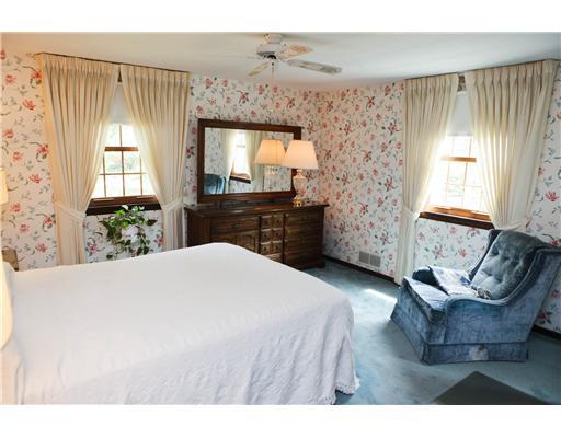 118 Ridgeview Drive Venetia, PA 15367 - Photo 9 of 15 Master Bedroom. Master suite has a full bath and lots of light.