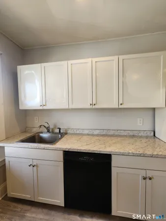 $2,000 | 458 Hillside Avenue, Hartford, CT 06106