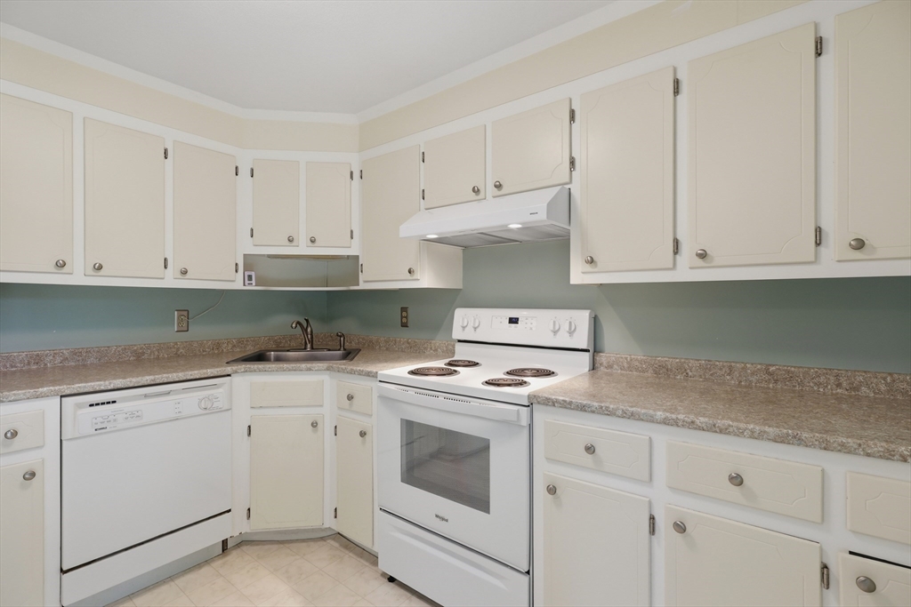 15 Meetinghouse Road, Unit 15 Acton, MA 01720 - Photo 11 of 35