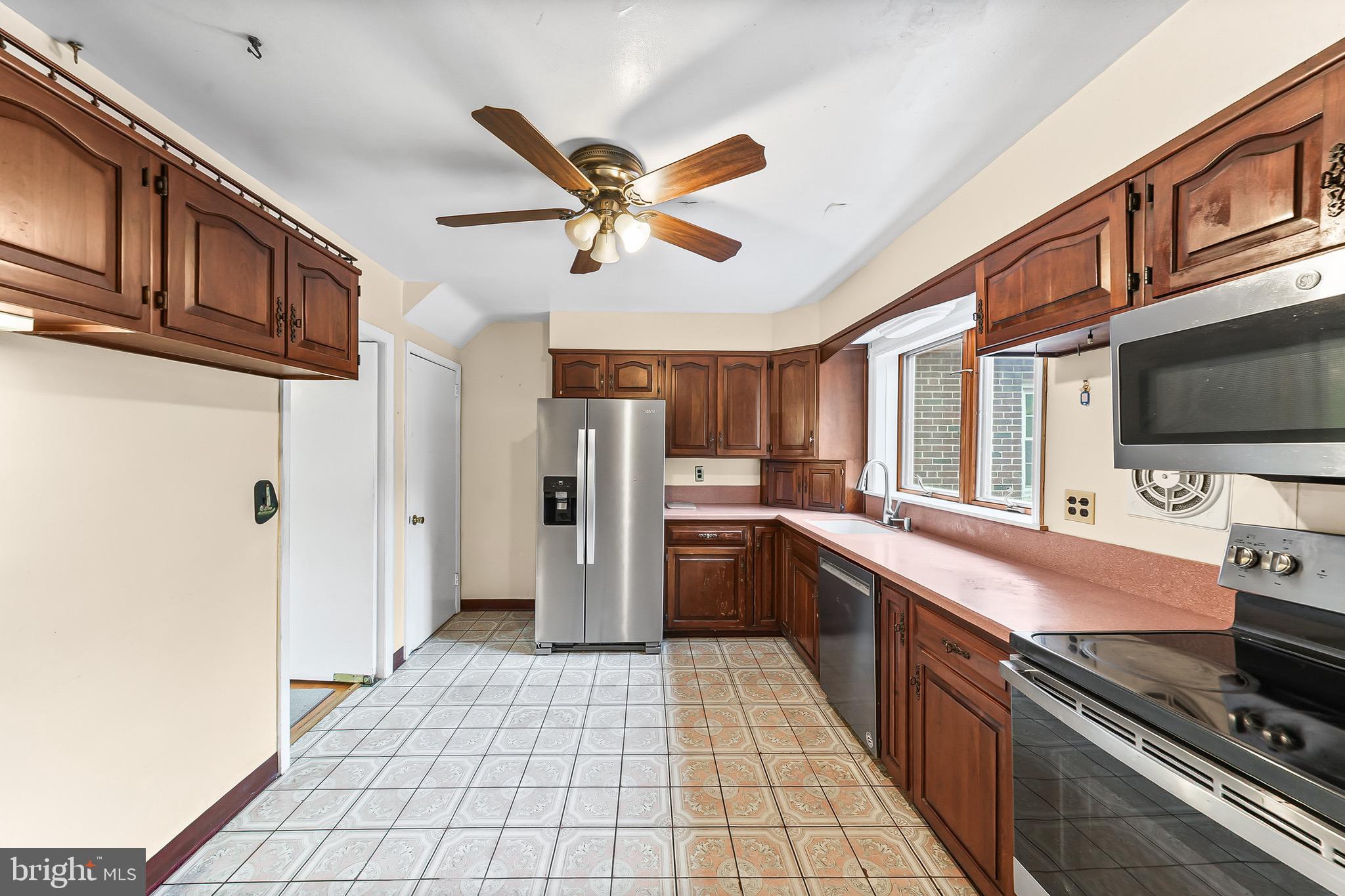 205 Plush Mill Road Wallingford, PA 19086 - Photo 18 of 40