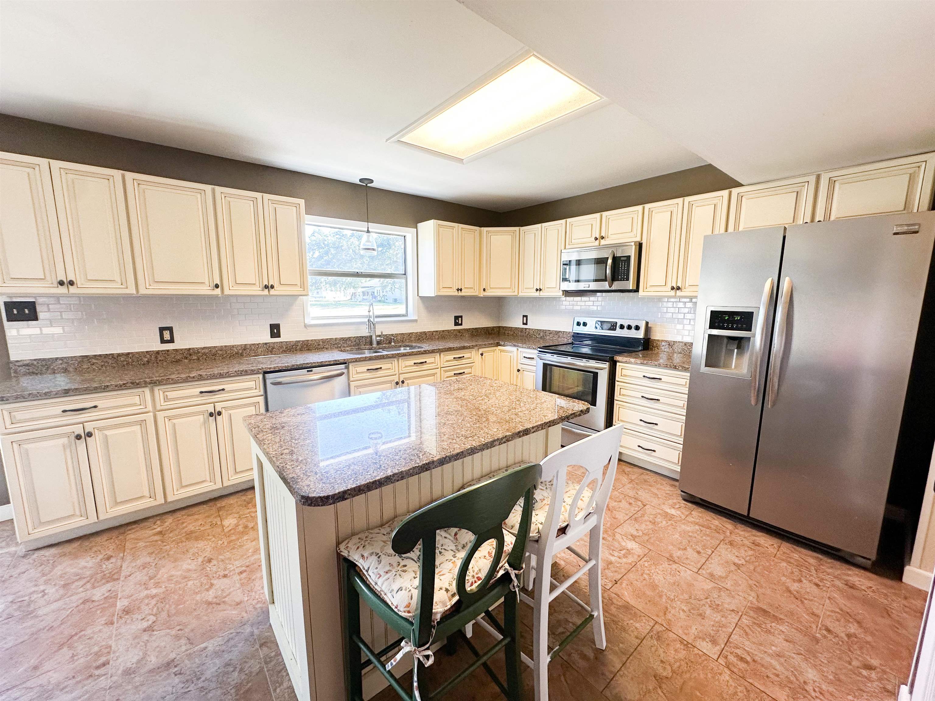 1104 North Pine Street Foley, AL 36535 - Photo 8 of 35 Kitchen
