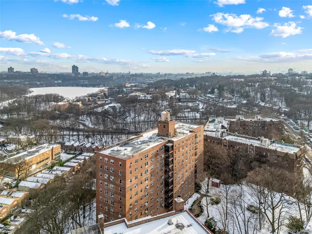 $435,000 | 5500 Fieldston Road, Unit 8AA | North Riverdale
