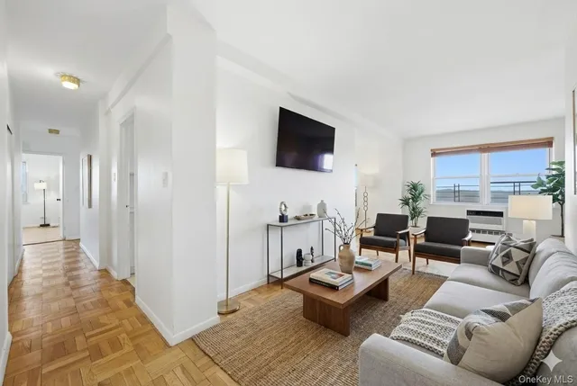 $435,000 | 5500 Fieldston Road, Unit 8AA | North Riverdale